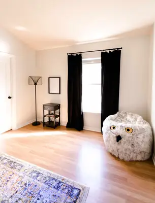 Hufflepuff-Inspired Bedroom