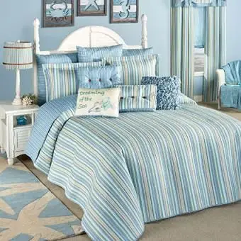 כיסוי מיטה מפוספס לחוף קלירווטר