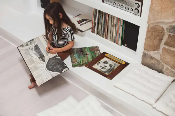 Mandi's Fireplace and Media Center Makeover