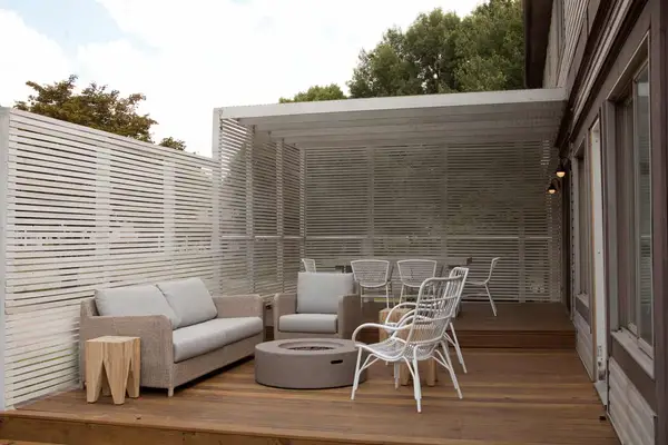 Tips for Decorating an Outdoor Living Space