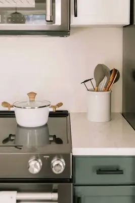 Elsie's Nashville BNB Kitchen Tour (Before + After)