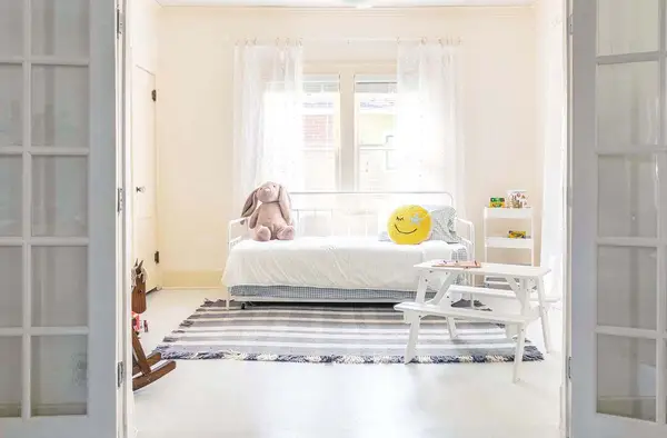 Holiday House Playroom før