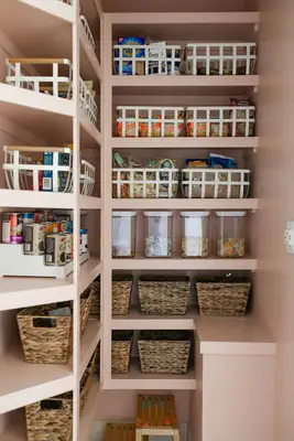 המזווה הוורוד של אלסי חושף