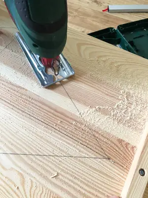 Using a jigsaw to cut diamond shape
