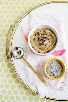 Poudding de graines de chia pendant la nuit (végétalien)