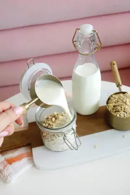 making overnight oats