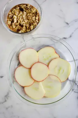 Overnight Baked Apple Oatmeal