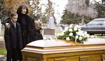 주정부가 당신을 무료로 매장 할 것인가?