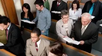 znane hymny w wyznaniach