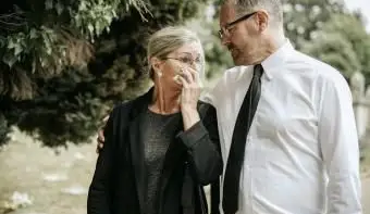 Dicas simples sobre o que vestir para uma visita fúnebre