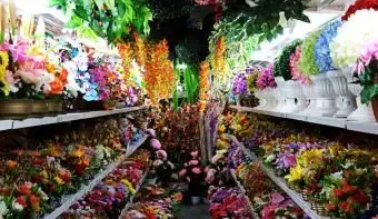 Nákup umelých cintorínskych kvetov