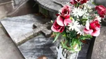 Umelé cintorínske kvety