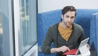 Ropa de viernes informal inapropiada