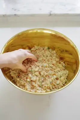 crumbled cake for cake pops