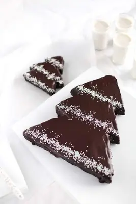 Tort de brad de Crăciun ușor cu șablon imprimat