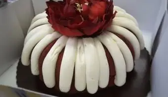 https://cf.ltkcdn.net/cake-decorating/images/slide/224366-704x469-Red-Velvet-Bundt-Ciasto.webp