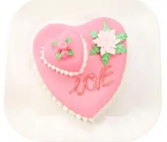 https://cf.ltkcdn.net/cake-decorating/images/slide/112738-714x672-Pink_Love_Cake.webp