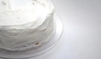 Come applicare la glassa su una torta