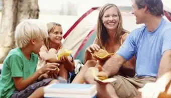 Die besten Lebensmittel zum Camping: Vorbereiten der Zeit