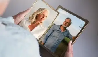 Blick durch Schnappschüsse aus der Vergangenheit