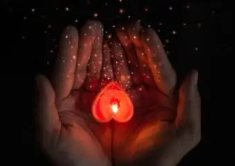 Zaklęcia świec, które przywracają utraconą miłość