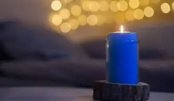 משמעי נר כחול: קידום יצירתיות ואיזון