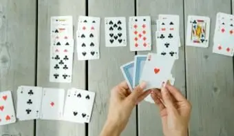 여자 솔리테어 게임