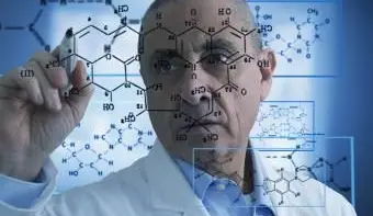 Formule d'écriture scientifique sur mur de verre