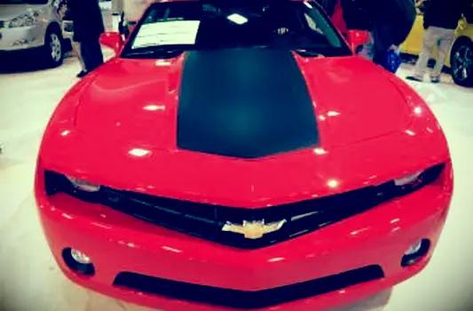 https://cf.ltkcdn.net/cars/images/slide/179584-800x600-camero.webp