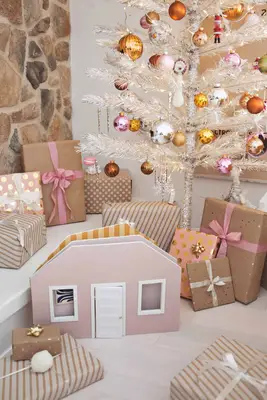 Make a Fold-Away Dollhouse