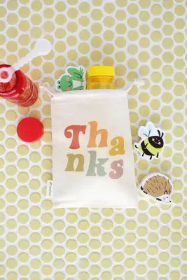Cloth Party Favor Bags (With Free Printable!)