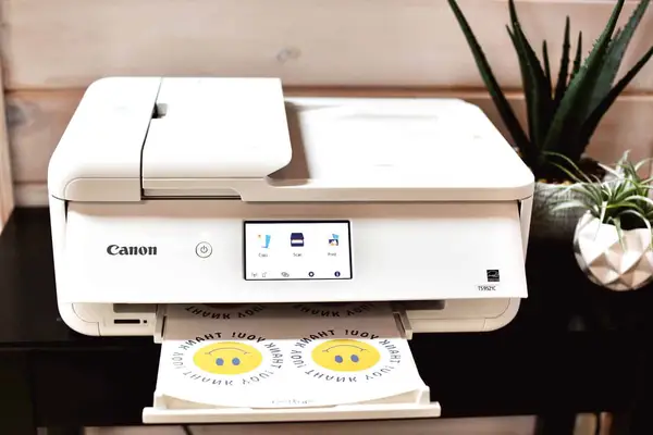 Cloth Party Favor Bags (With Free Printable!)