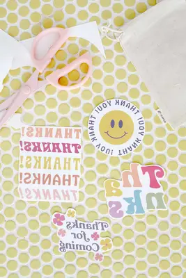 Cloth Party Favor Bags (With Free Printable!)