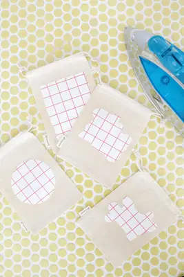 Cloth Party Favor Bags (With Free Printable!)