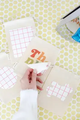 Cloth Party Favor Bags (With Free Printable!)