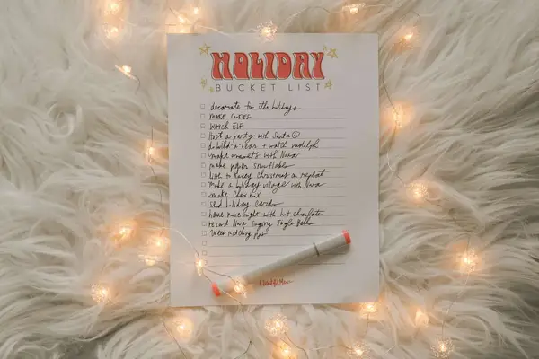 Holiday Bucket List (free download!)