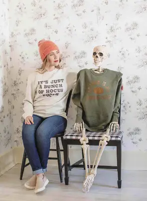 할로윈 스웨터를 만드십시오