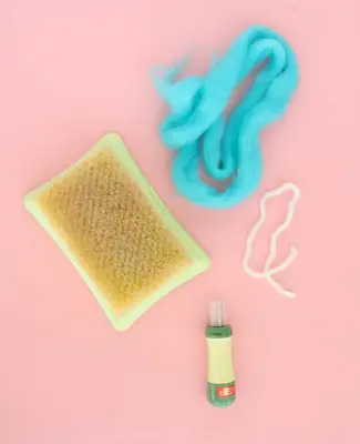 DIY-Felted-Macaron-Garland