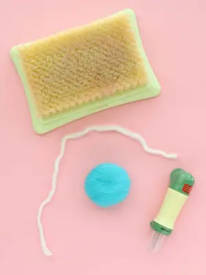 DIY-Felted-Macaron-Garland-2