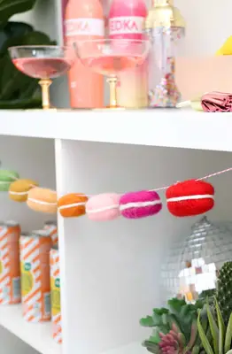 DIY-Felted-Macaron-Garland-2