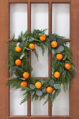make your own fresh mandarin wreath