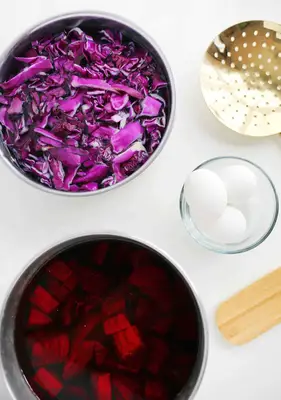 Naturally Dyed Easter Eggs