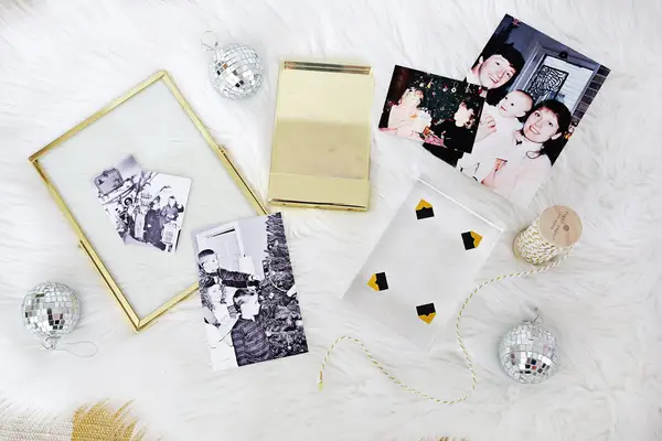 Try This: Family Photo Christmas Display