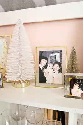 Try This: Family Photo Christmas Display