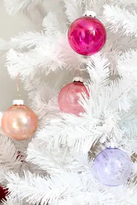 DIY-Alcohol-Ink-Ornaments