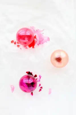 DIY-Alcohol-Ink-Ornaments