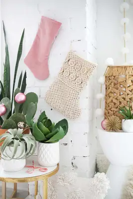 Macrame Christmas Stocking Tutorial