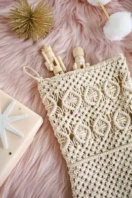 Macrame Christmas Stocking Tutorial