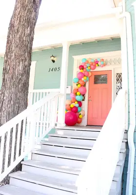 Make a Balloon Garland for your Front Door