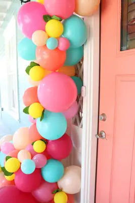 Make a Balloon Garland for your Front Door